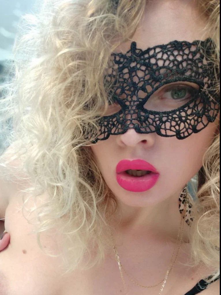 MOMMY JOLY's avatar