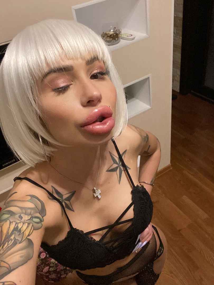 TrustNoHoes profile banner