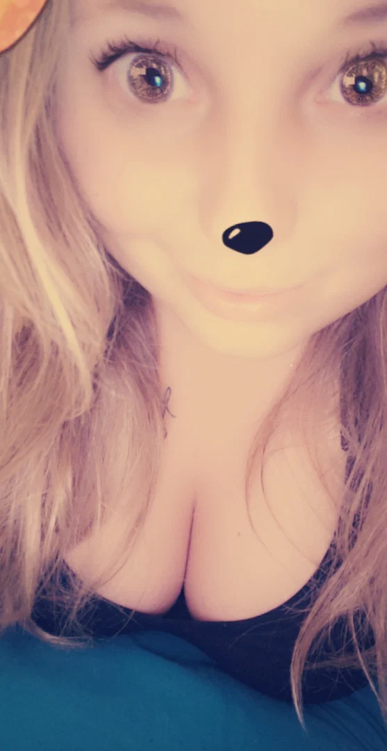 Hollz profile banner