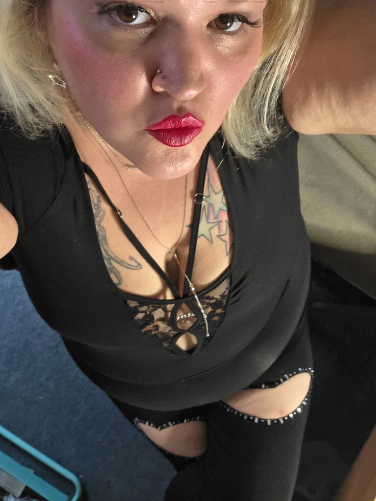 Angie lynn's avatar