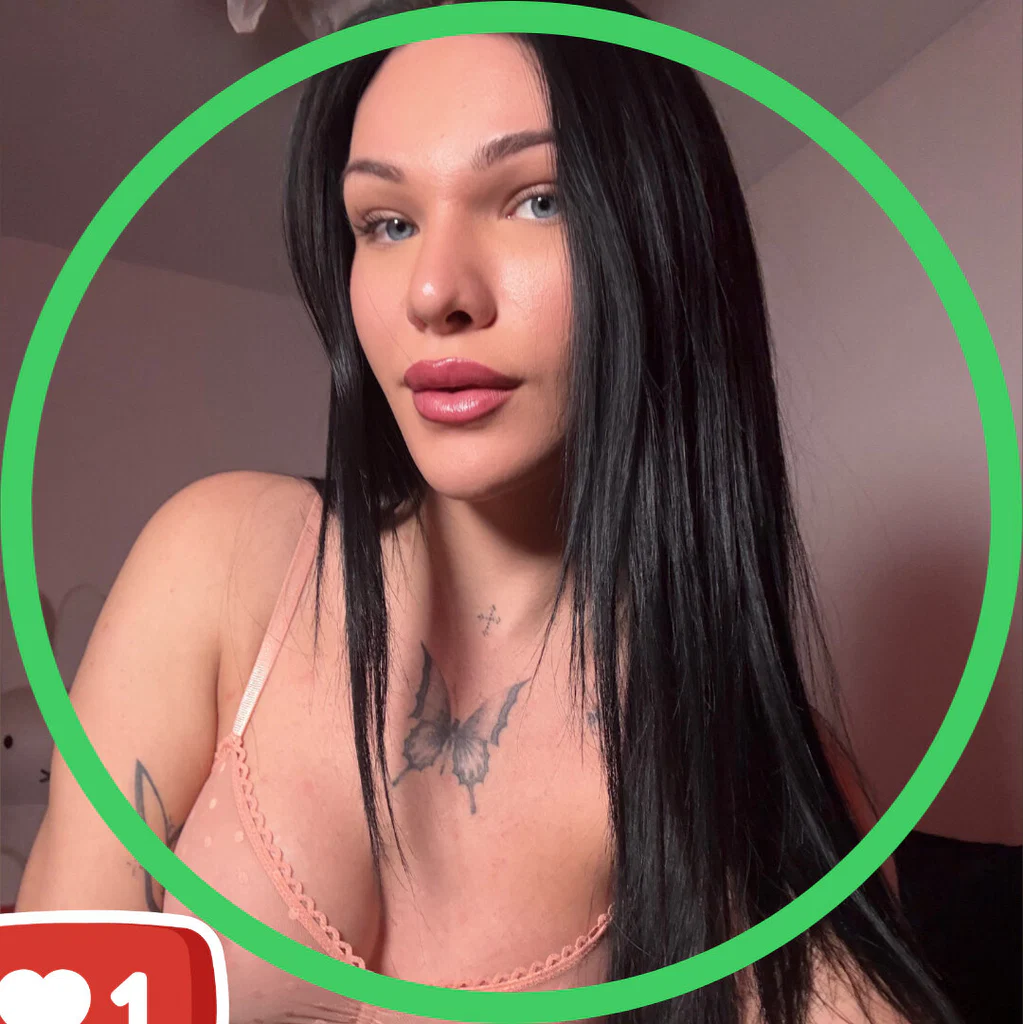 Bella Goth 🖤 TS 🖤