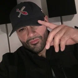 T I T O  T A H A N's avatar