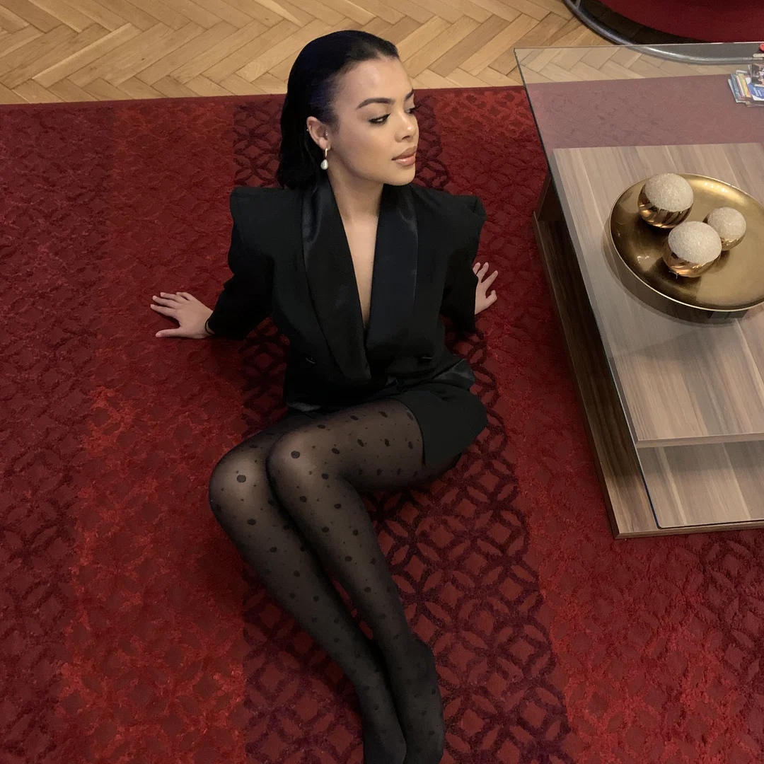 Robyn profile banner