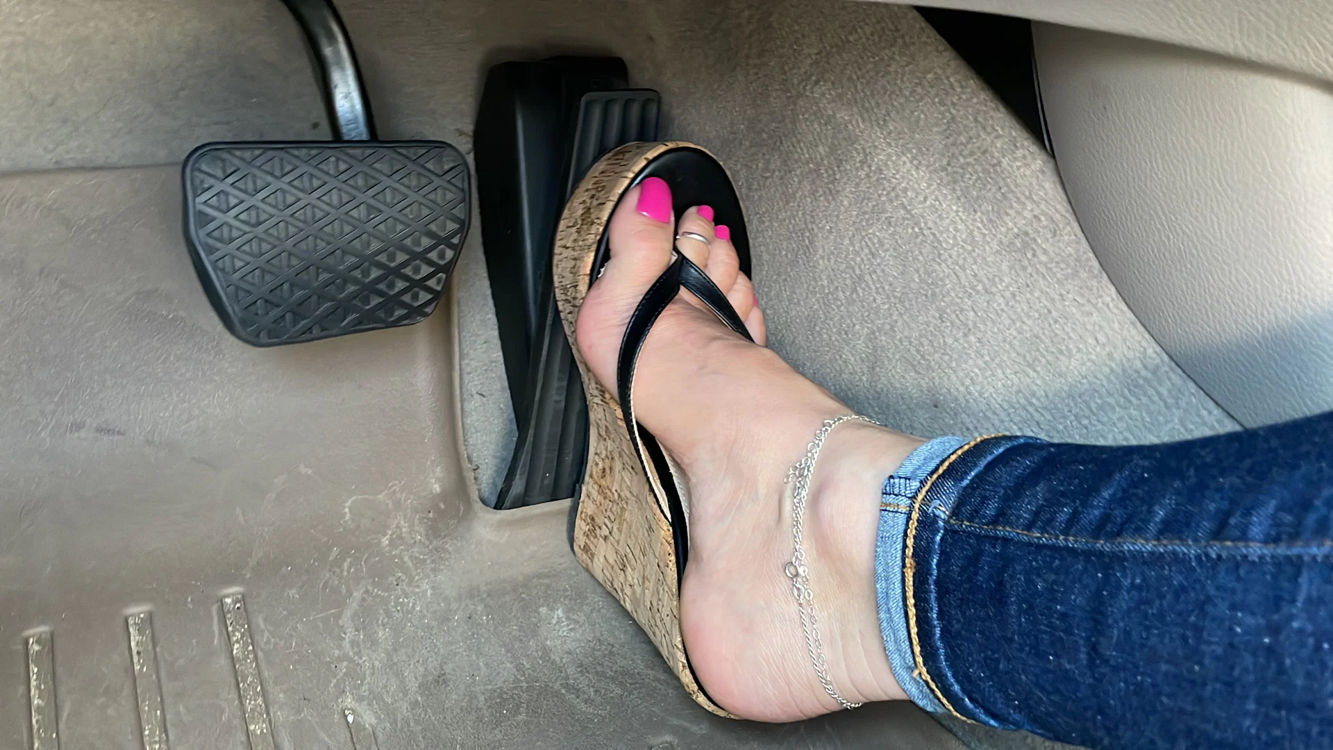 Mimi Footnip profile banner