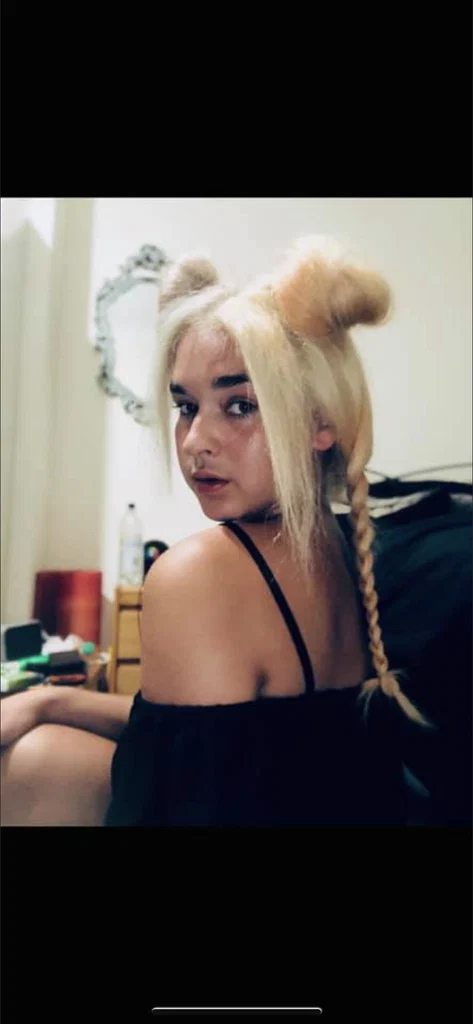 Lola's avatar