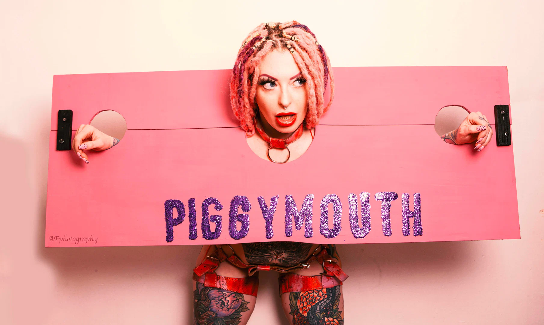 Piggy Mouth FREE PAGE profile banner