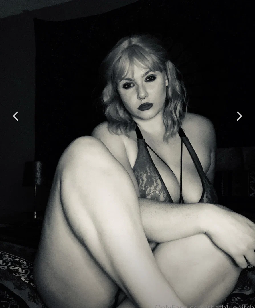 Chloe profile banner