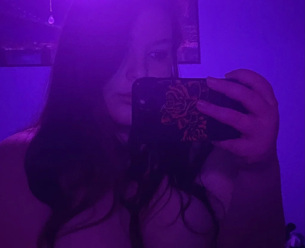 Kat Chelle's avatar