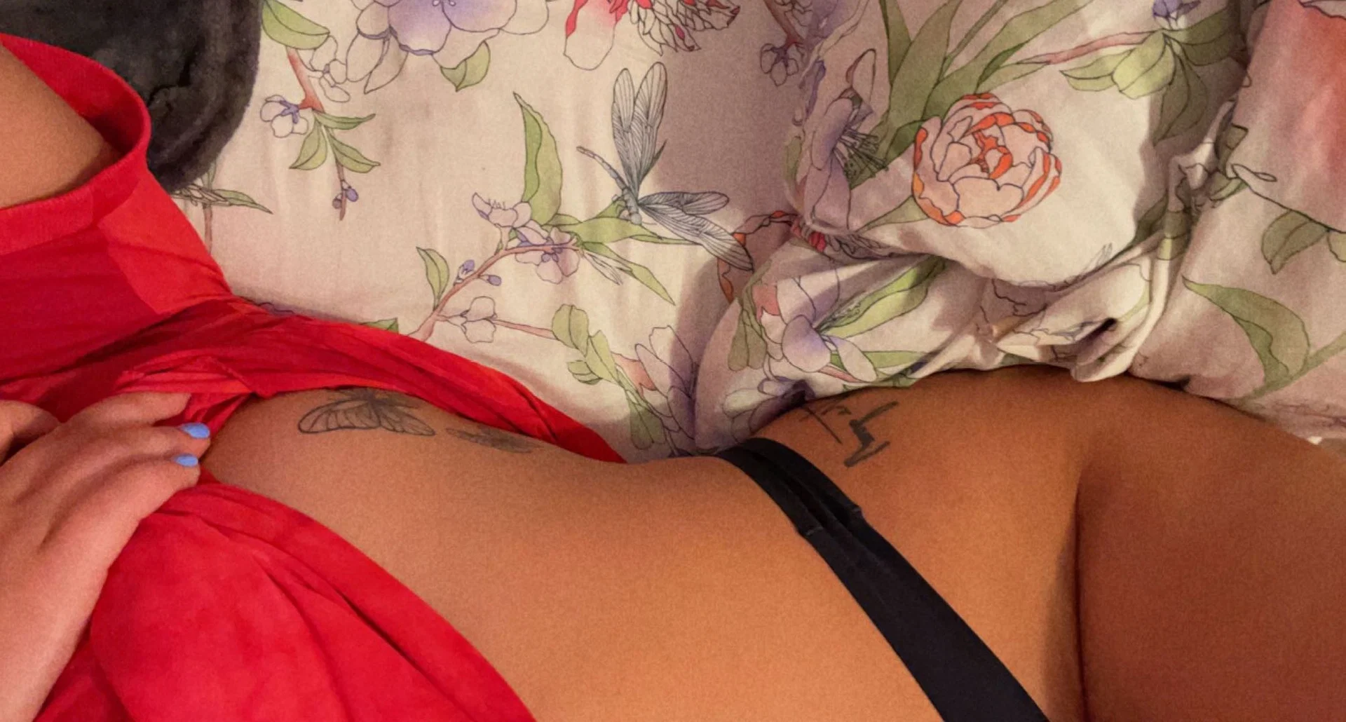 Peachy Bunny profile banner