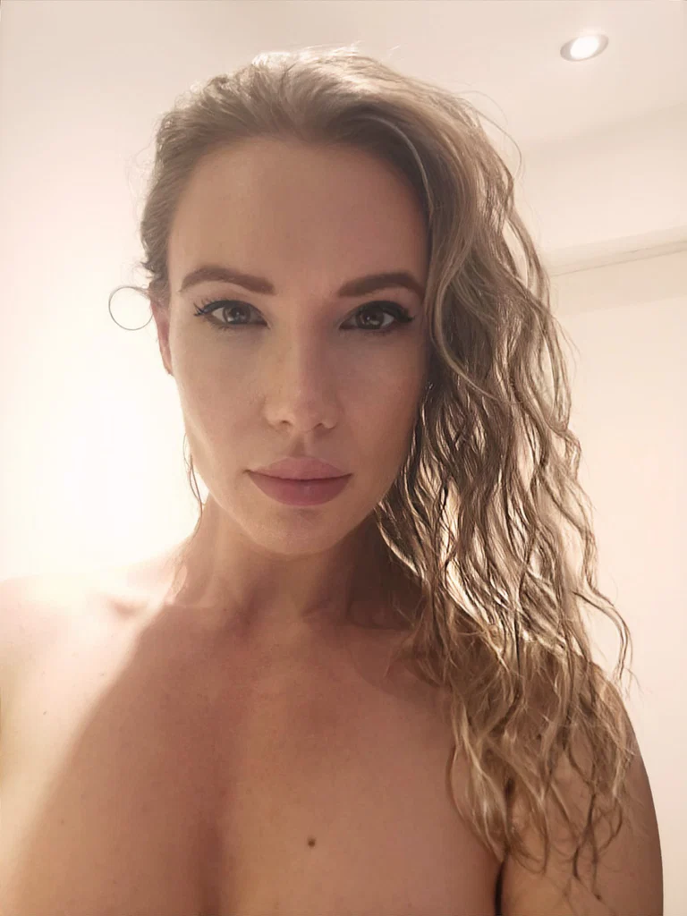 Penny Size Queen of Spades Hotwife QOS's avatar