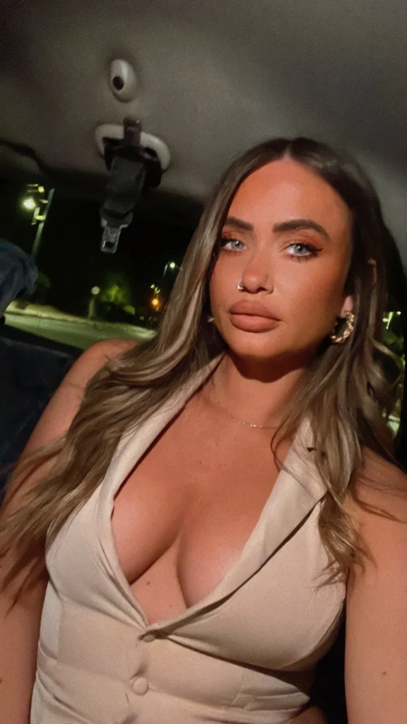 Roxy Lust's avatar
