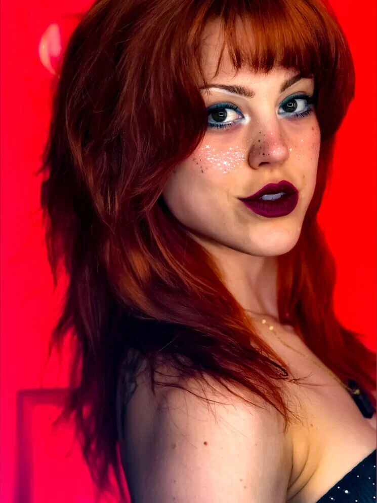 Molly Stewart's avatar