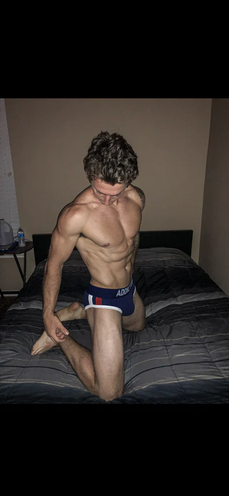 Connor Hart Read Bio!