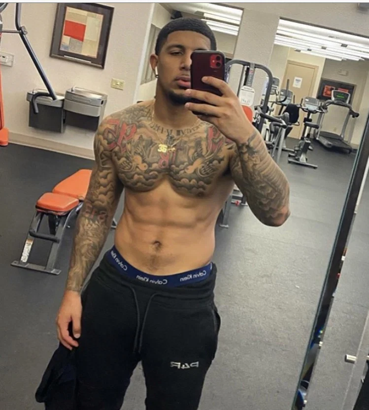 King 👑's avatar