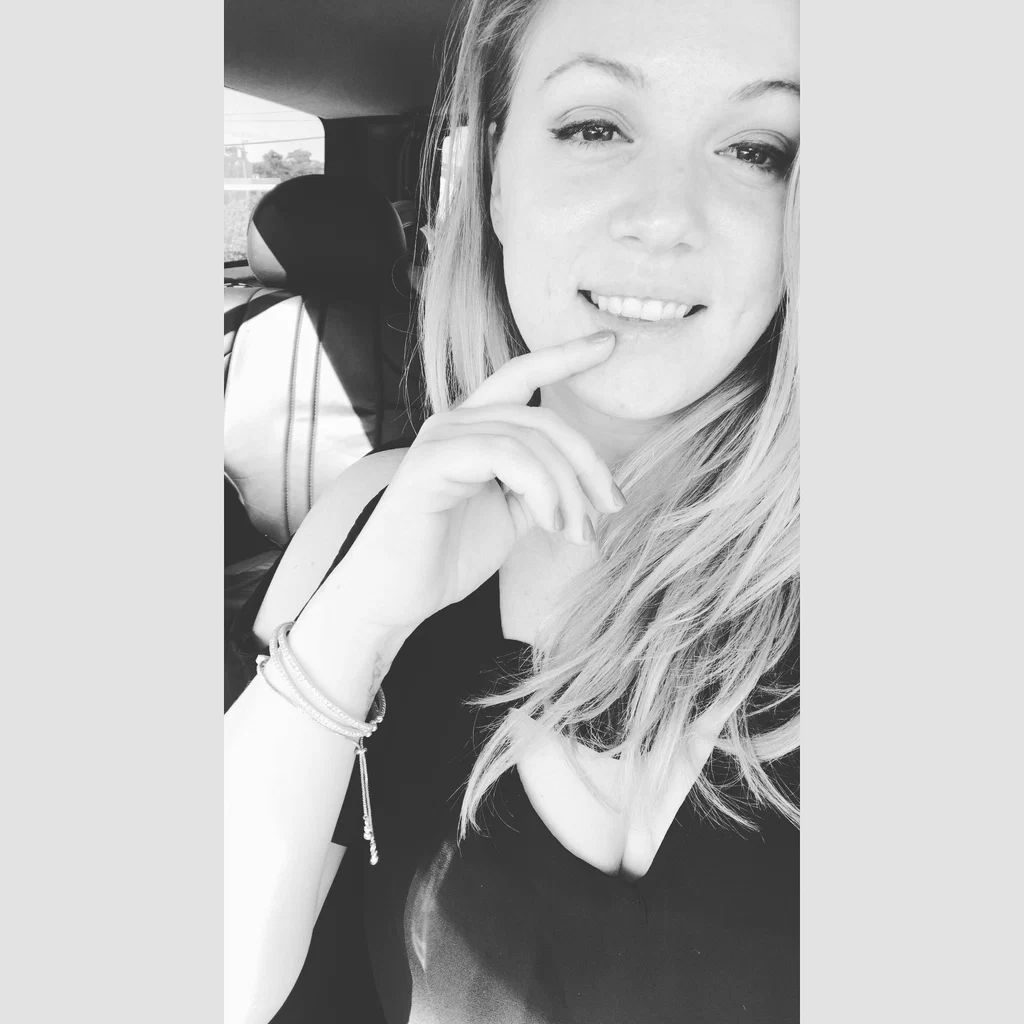 Chloe Fawn's avatar