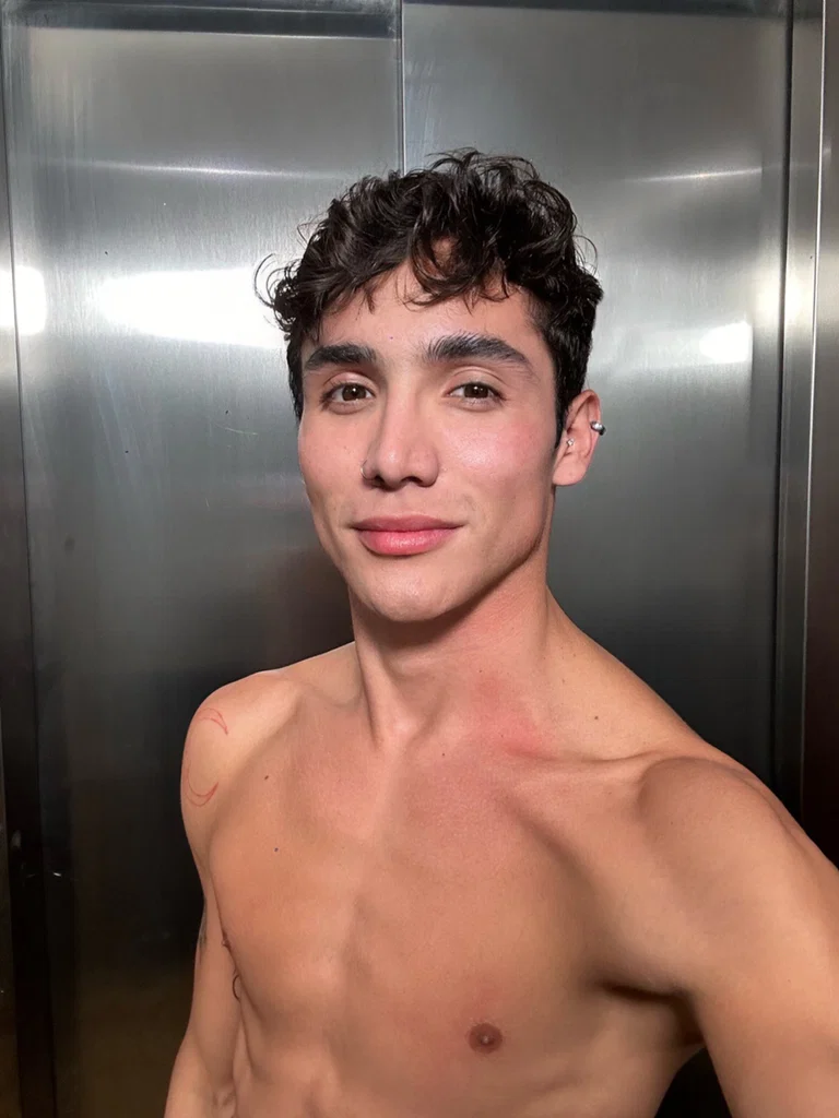 Alex Gallegos's avatar