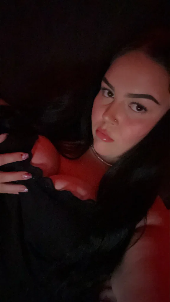 Your favourite sl*t x's avatar