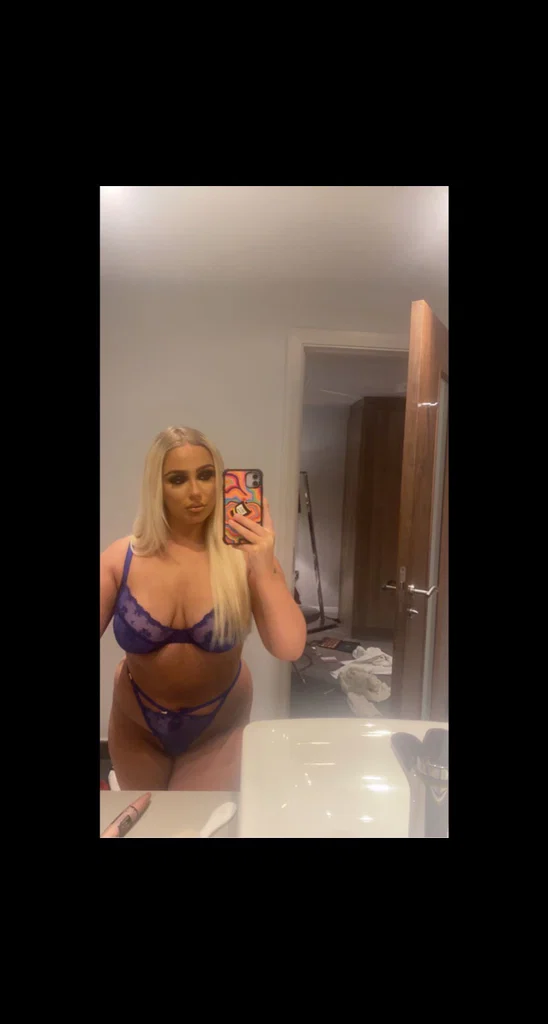 M DOLLIE's avatar