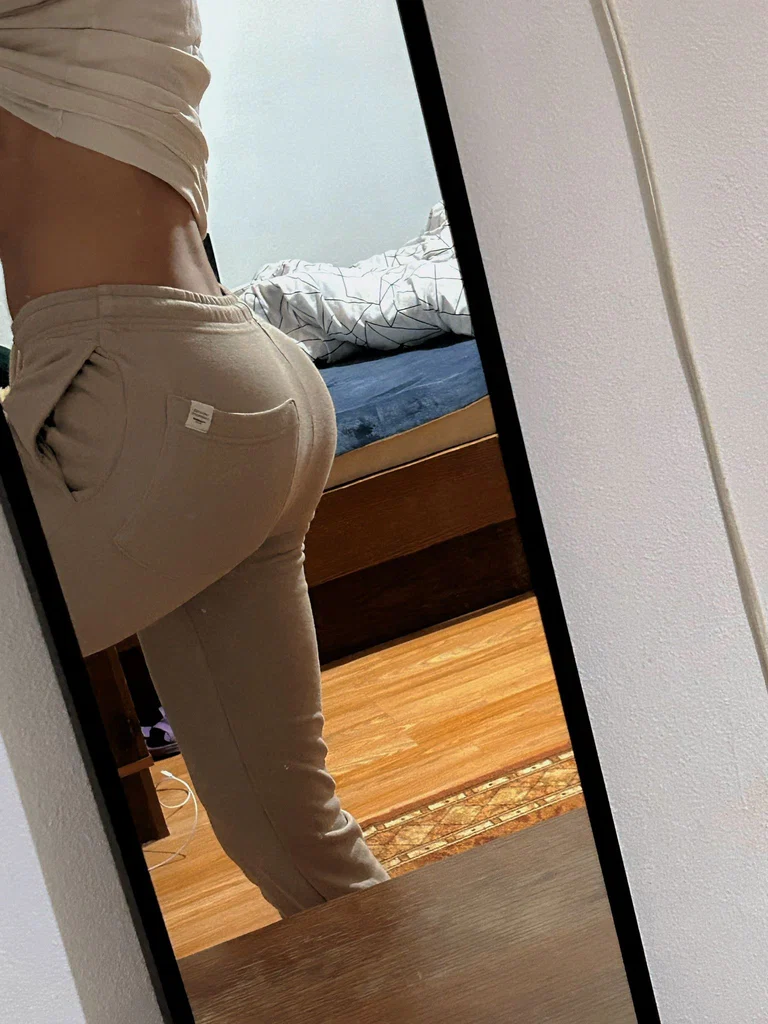 Lovely69's avatar