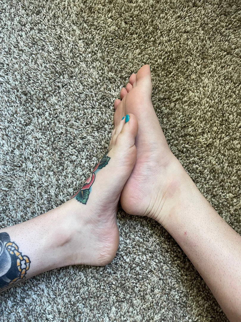 Sandi Rae 🦶🏼 profile banner