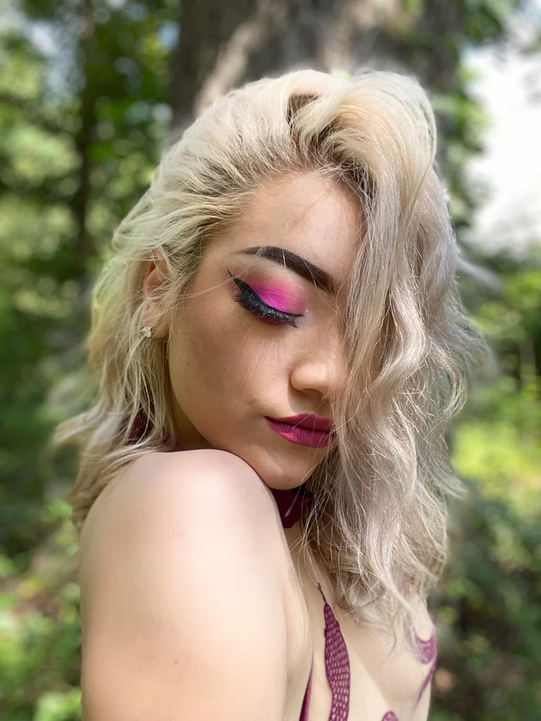 Rosie Rainbow's avatar