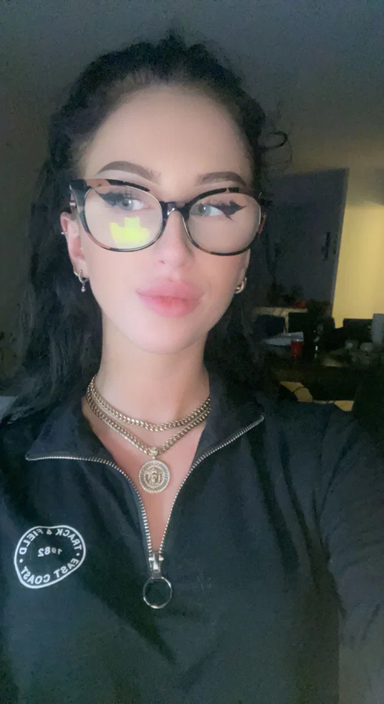 Sarahpetiteroundass's avatar