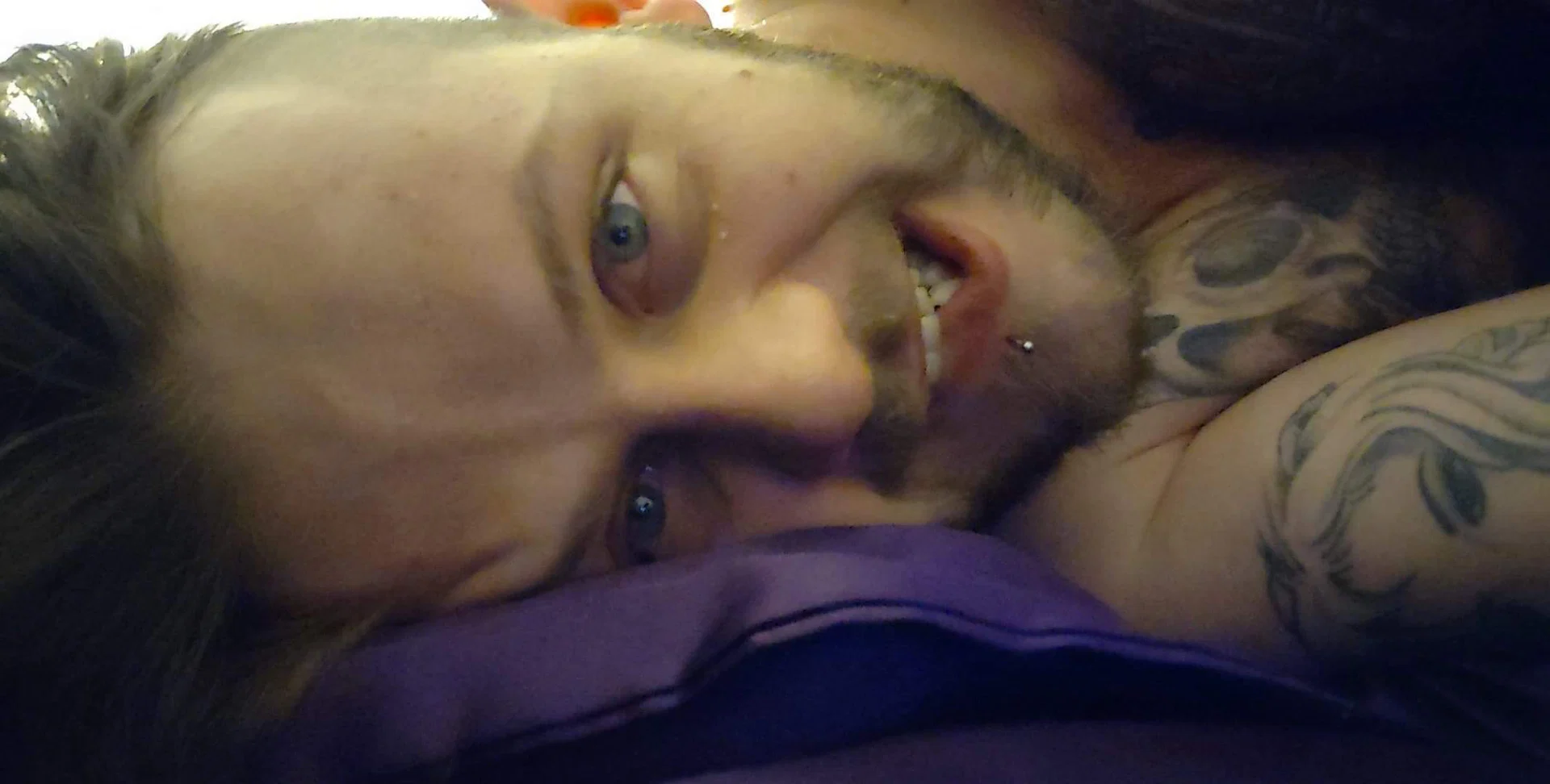 B profile banner