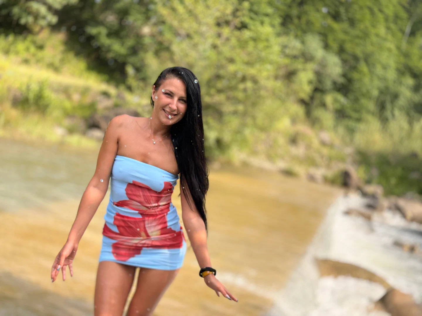 Alishya Ames profile banner