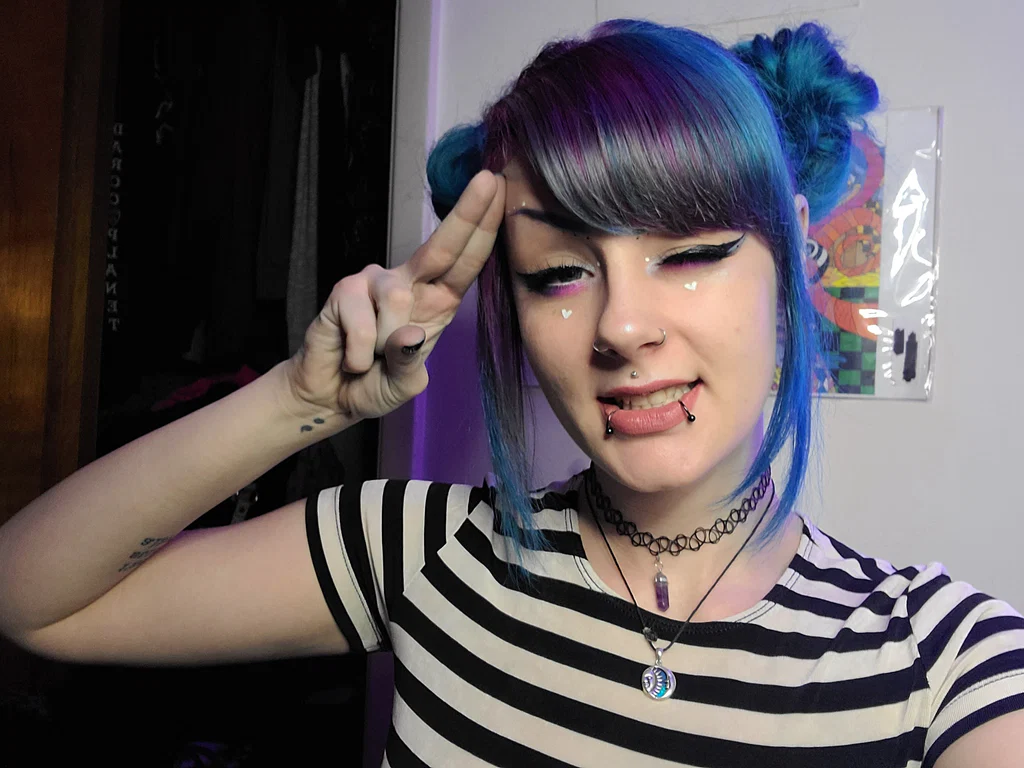 ultraXviolet's avatar
