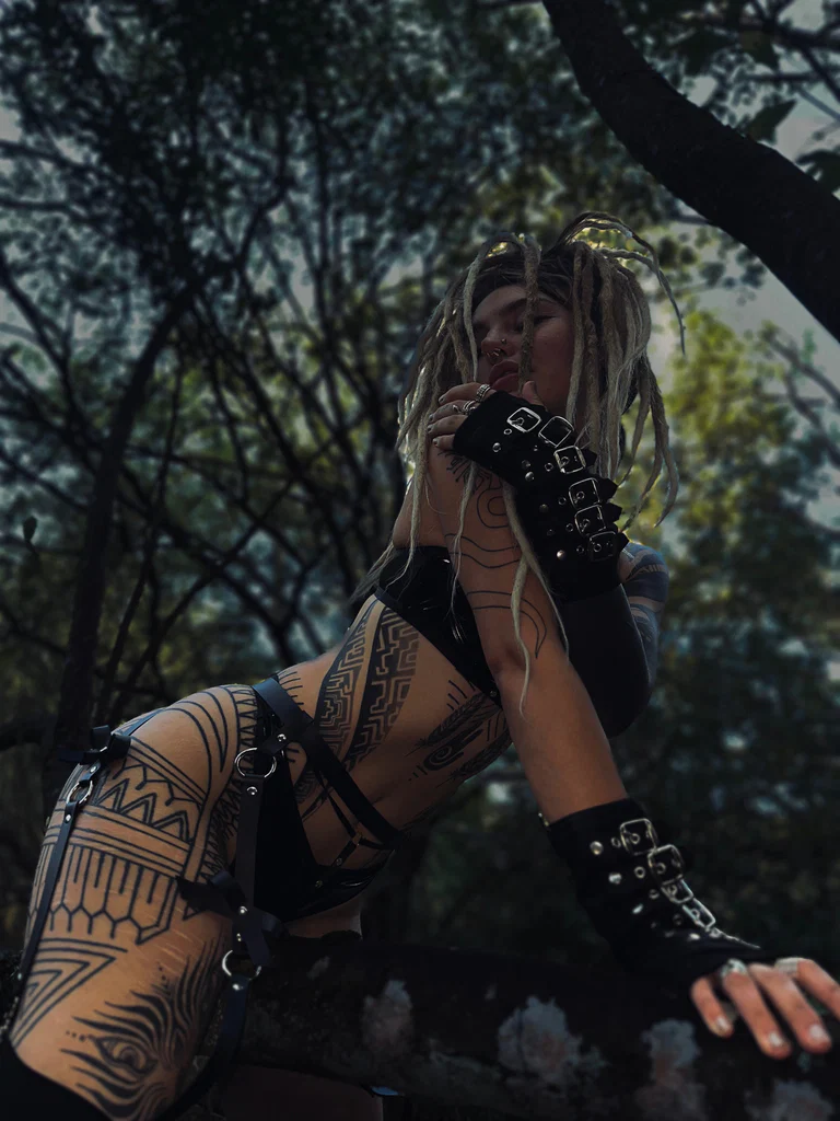 ༺ 𝔓𝔬𝔭𝔭𝔦𝔢 ༻'s avatar