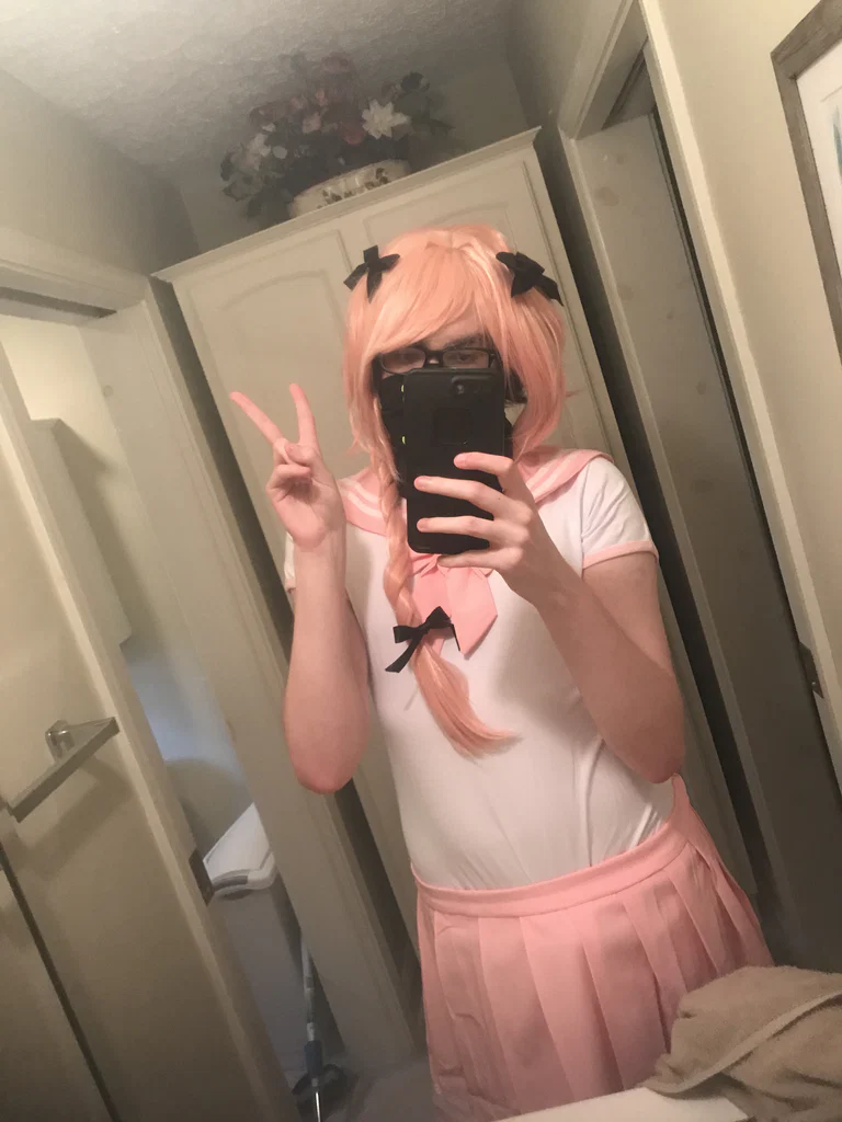 Ellie ^v^ (Customs open!)