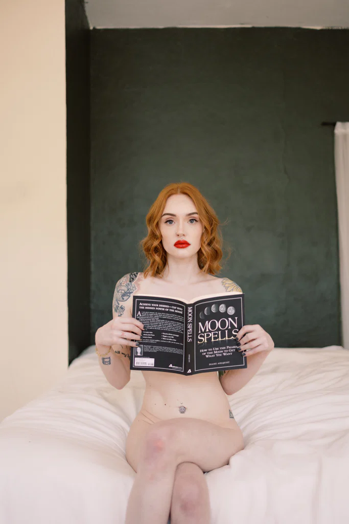 Itty Bitty Babe's avatar