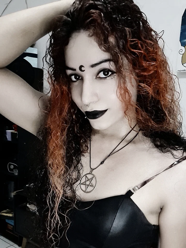 ✞ 𝕷𝖚𝖓𝖆 𝕸𝖔𝖔𝖓 ✞