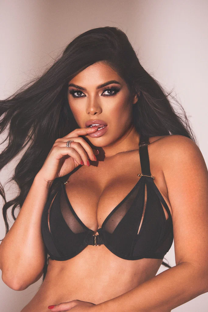 Suelyn Medeiros