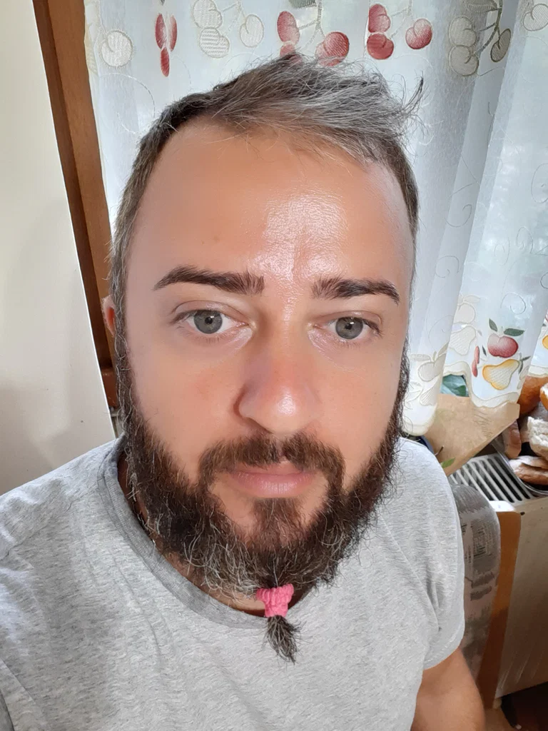 Lucian Nicolae's avatar