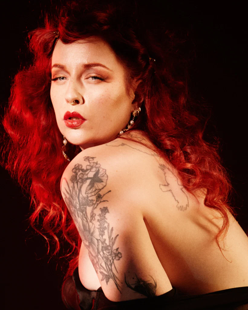 Necia Navine's avatar