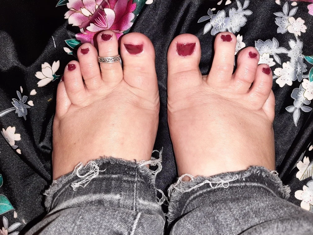 Soft_and_silky_feet's avatar