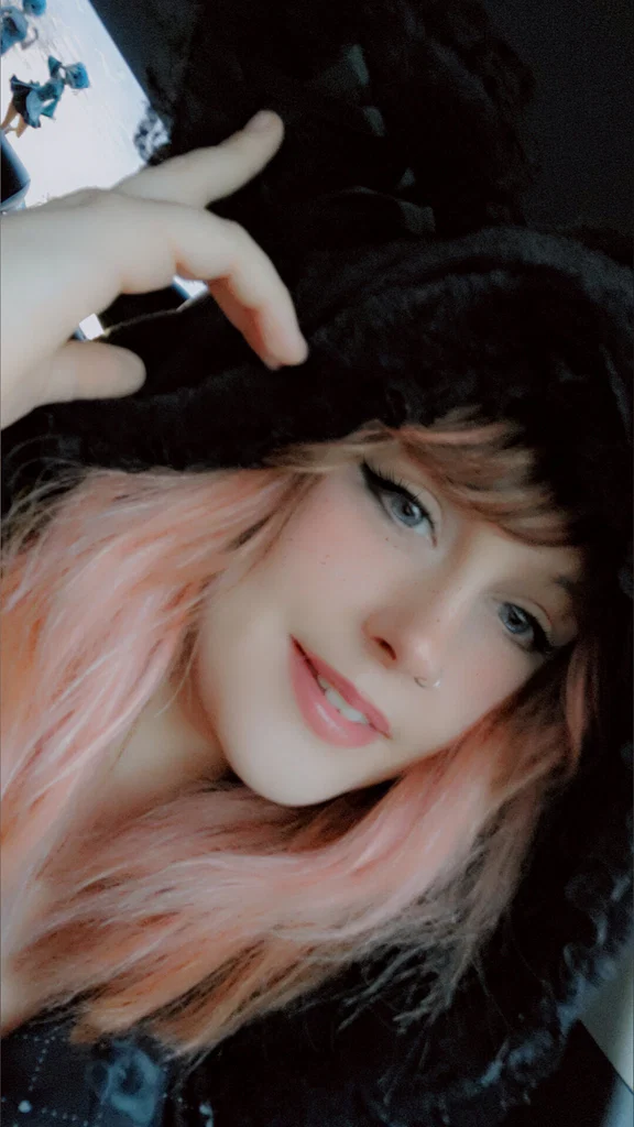 🖤Dark Pink Bunny🐇's avatar