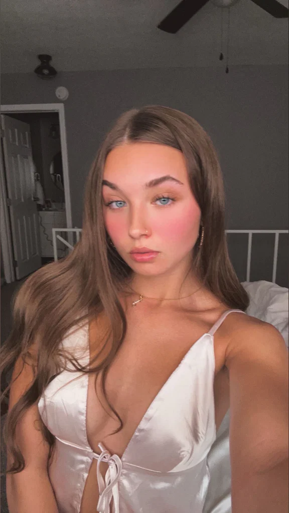 Katie 🍭's avatar