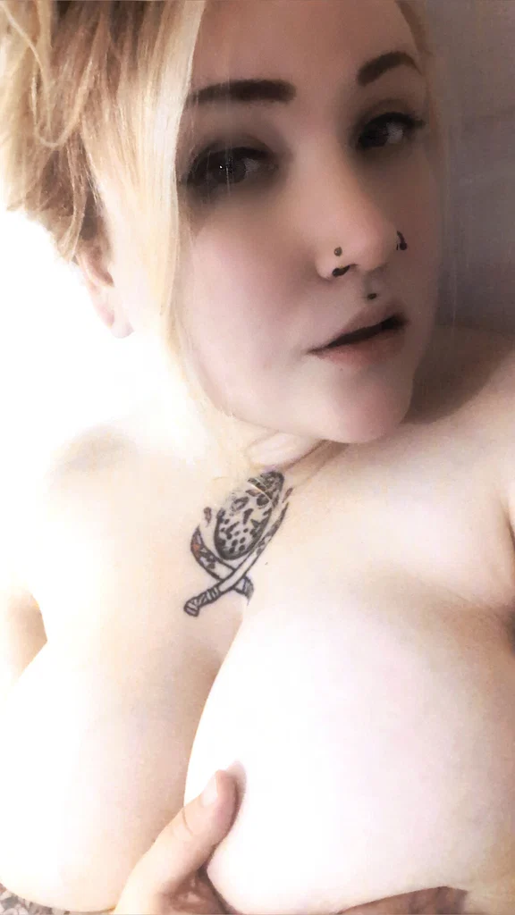 Rat queen's avatar