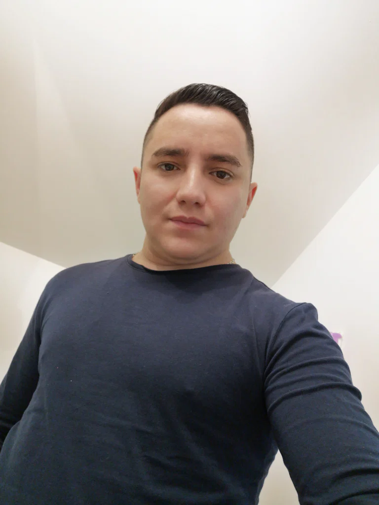 Nicolas's avatar