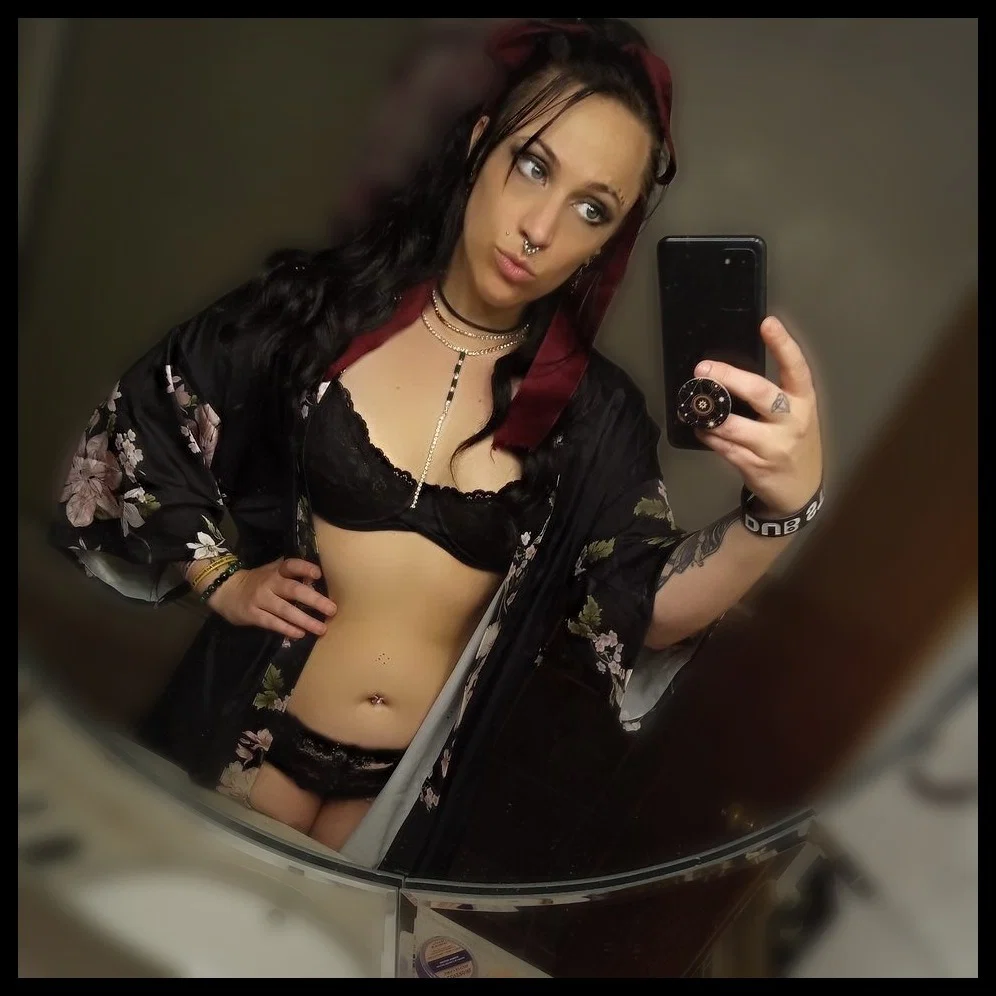 Sahara Love's avatar