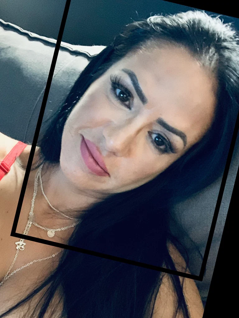 Little Brunette's avatar