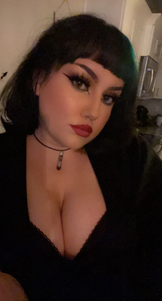 vamp *:･✧'s avatar