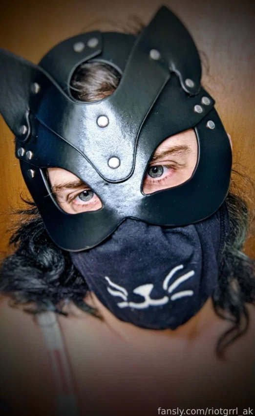 riotgrrl's avatar