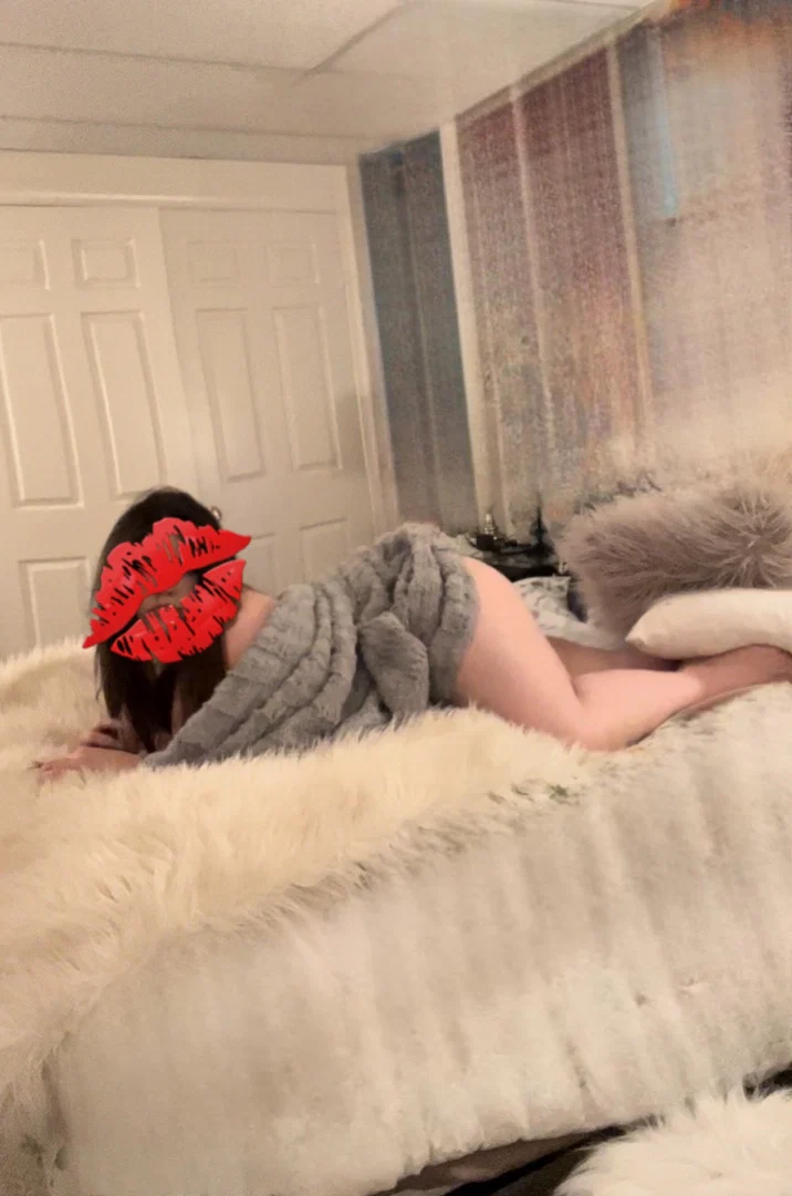 kylie sky 🌥 profile banner