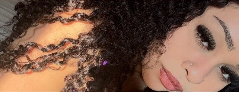Estee Parede profile banner