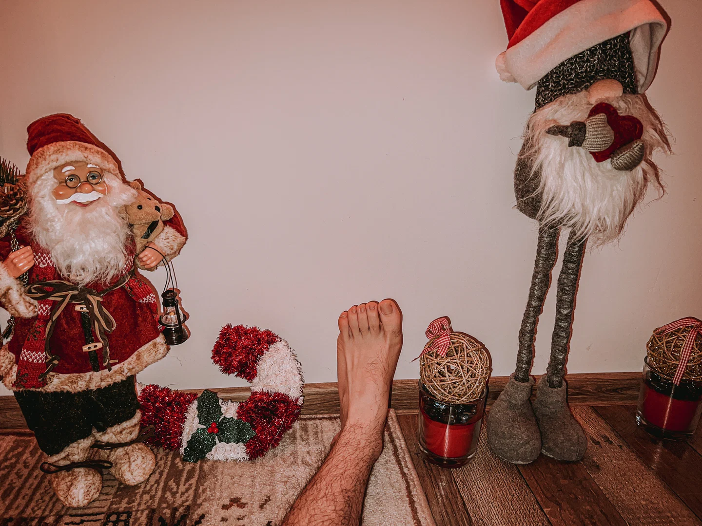 happyfeetdontsmell profile banner