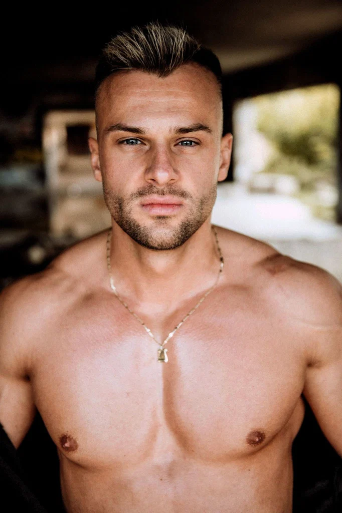 Mike MAGNVM