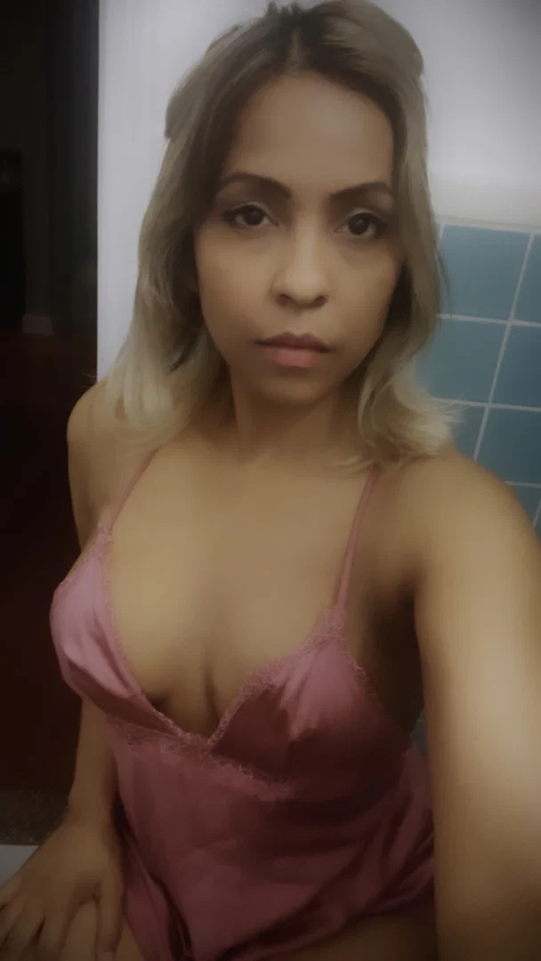 Dianna Bi profile banner